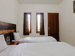 Hotel Mahkota Plengkung