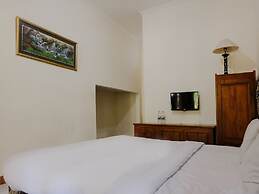 Hotel Mahkota Plengkung