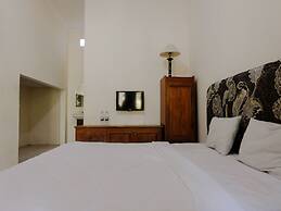 Hotel Mahkota Plengkung