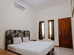 Hotel Mahkota Plengkung