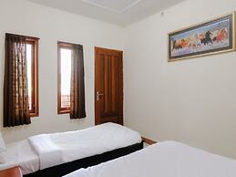 Hotel Mahkota Plengkung