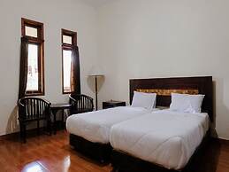 Hotel Mahkota Plengkung