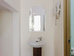 Hotel Mahkota Plengkung