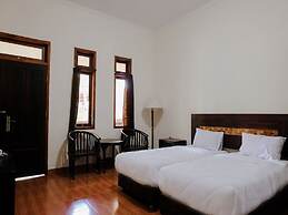 Hotel Mahkota Plengkung