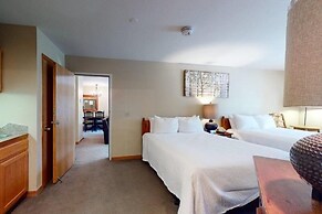 3 Bedroom Ski in Condo Only One Block From Historic Downtown, Shopping