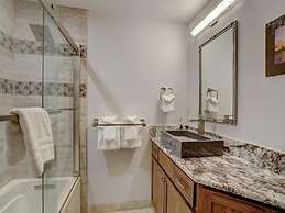 4 Bedroom Ski in Condo Only One Block From Historic Downtown, Shopping