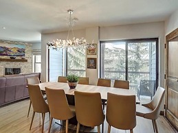 4 Bedroom Ski in Condo Only One Block From Historic Downtown, Shopping