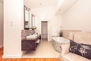 Newkings Boutique Hotel