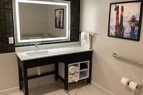 La Quinta Inn & Suites by Wyndham Corpus Christi Southeast