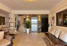 Playa Laguna Beach Condos