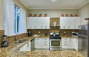 Playa Laguna Beach Condos