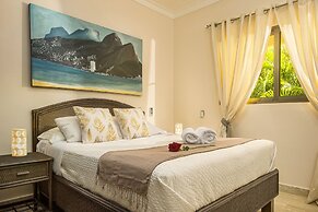 Playa Laguna Beach Condos