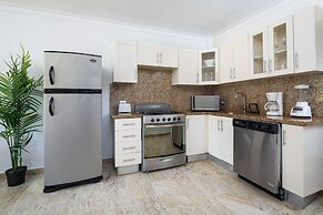 Playa Laguna Beach Condos