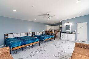 Boardwalk Sand & Surf Inn Oceanfront