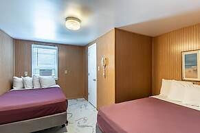 Boardwalk Sand & Surf Inn Oceanfront