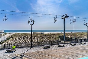Boardwalk Sand & Surf Inn Oceanfront