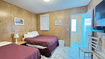 Boardwalk Sand & Surf Inn Oceanfront