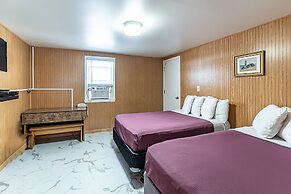 Boardwalk Sand & Surf Inn Oceanfront