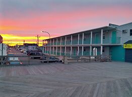 Boardwalk Sand & Surf Inn Oceanfront