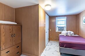 Boardwalk Sand & Surf Inn Oceanfront