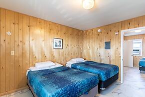 Boardwalk Sand & Surf Inn Oceanfront