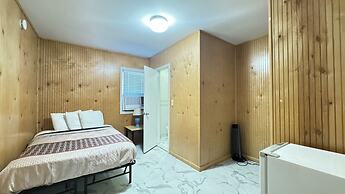 Boardwalk Sand & Surf Inn Oceanfront