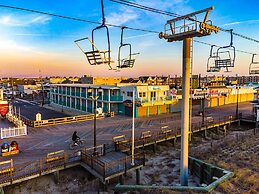 Boardwalk Sand & Surf Inn Oceanfront
