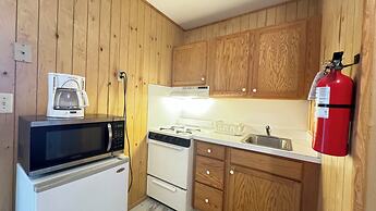 Boardwalk Sand & Surf Inn Oceanfront