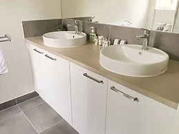 New Torquay Beaches Deakin Uni Hospitals