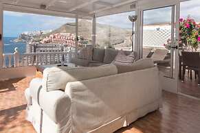 Sunset Balcony With Ocean Views and Pool Access