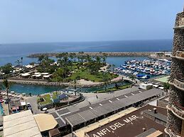 Sunset Balcony With Ocean Views and Pool Access
