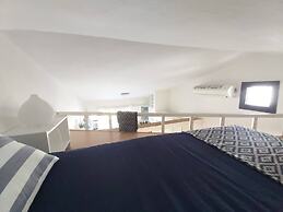 Central Apartment With Sea Views