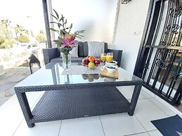 Central Apartment With Sea Views