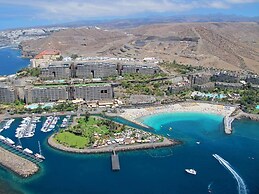 Central Apartment With Sea Views