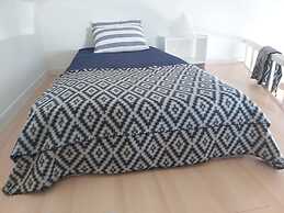 Central Apartment With Sea Views