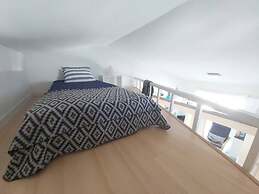 Central Apartment With Sea Views