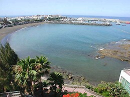 Central Apartment With Sea Views