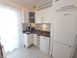 Central Apartment With Sea Views