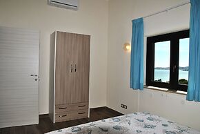 Dinky Home Air-conditioned Penthouse With sea View Terrace