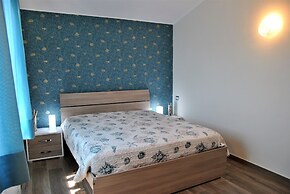 Dinky Home Air-conditioned Penthouse With sea View Terrace