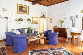 Luxury Trevi Apartment