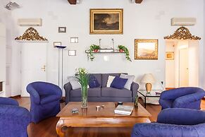 Luxury Trevi Apartment