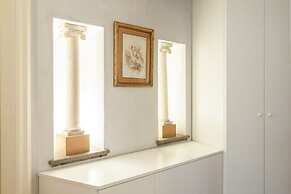 Luxury Trevi Apartment