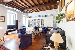 Luxury Trevi Apartment