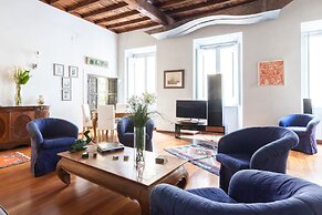 Luxury Trevi Apartment