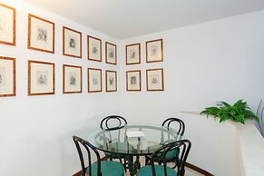 Beautiful Roman Apartment Next To Trevi Fountain