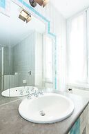 Beautiful Roman Apartment Next To Trevi Fountain