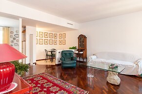 Beautiful Roman Apartment Next To Trevi Fountain