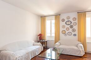 Beautiful Roman Apartment Next To Trevi Fountain