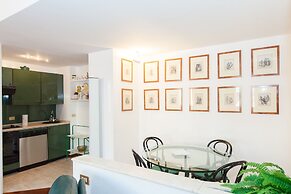 Beautiful Roman Apartment Next To Trevi Fountain